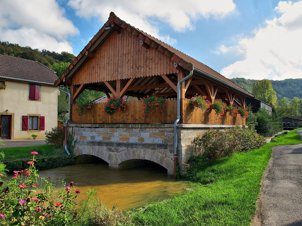 Le lavoir sur le Drigeon de Gondenans-les-Moulins